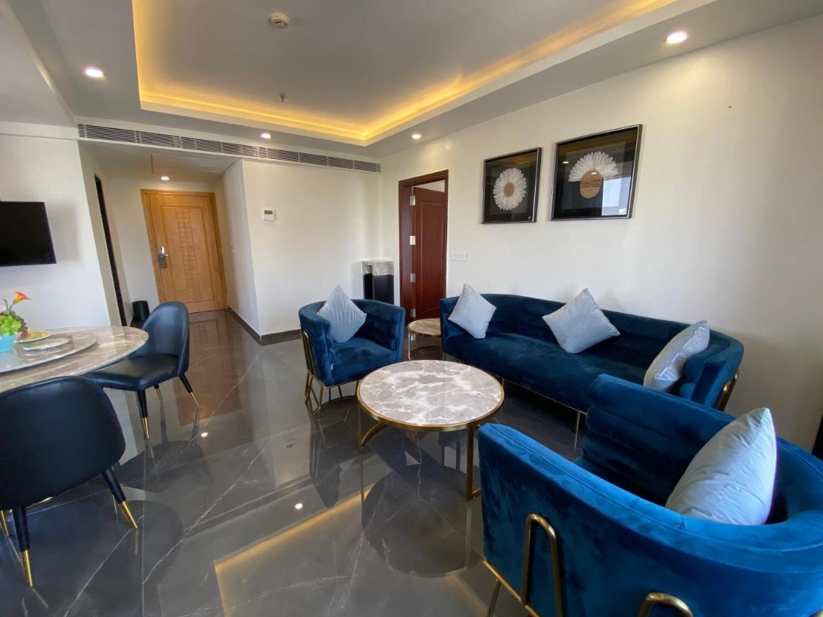 Apricot Hotel , Ахмедабад Экстерьер фото