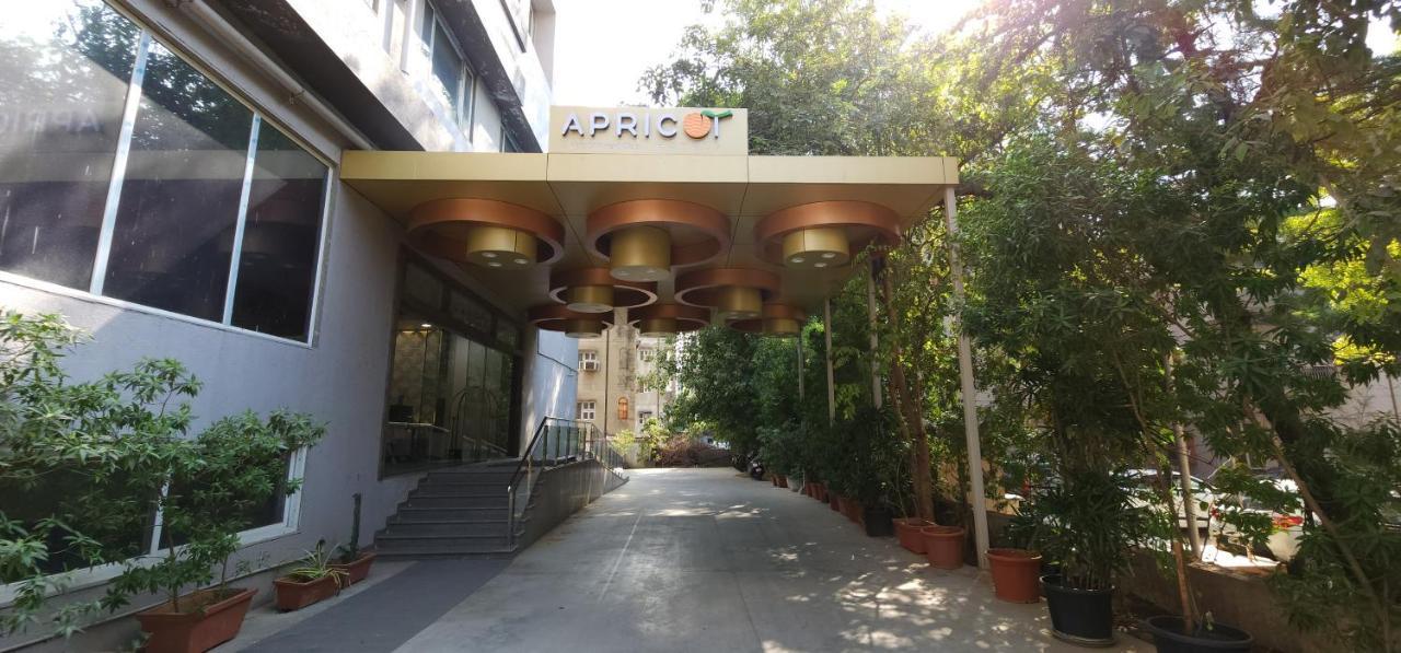 Apricot Hotel , Ахмедабад Экстерьер фото
