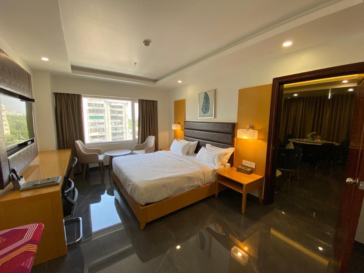 Apricot Hotel , Ахмедабад Экстерьер фото
